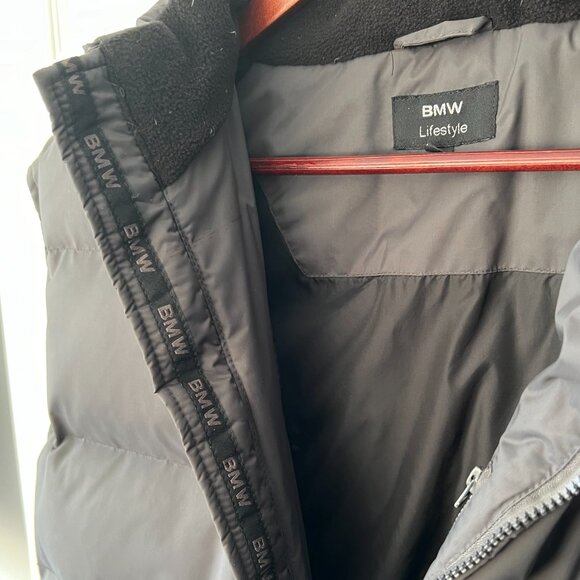 BMW Brand Lifestyle Men's Downfilled Driver's Vest! - Picture 7 of 16